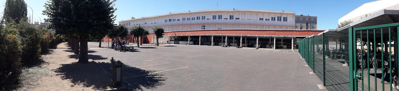 photo facade du college.jpg